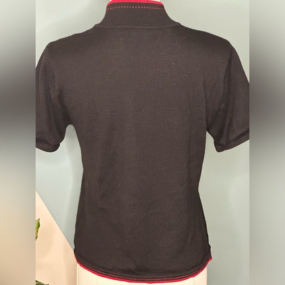 Tahari Cozy Y2K Black Knit Short Sleeve Mock Turtleneck Sweater Red Trim Size 6 - Picture 5 of 14